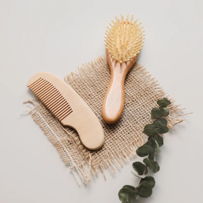 Kit Baby Escova e Pente de Madeira Natural - Brinquedo Montessori #Product_type# - Desenvolvimento infantil