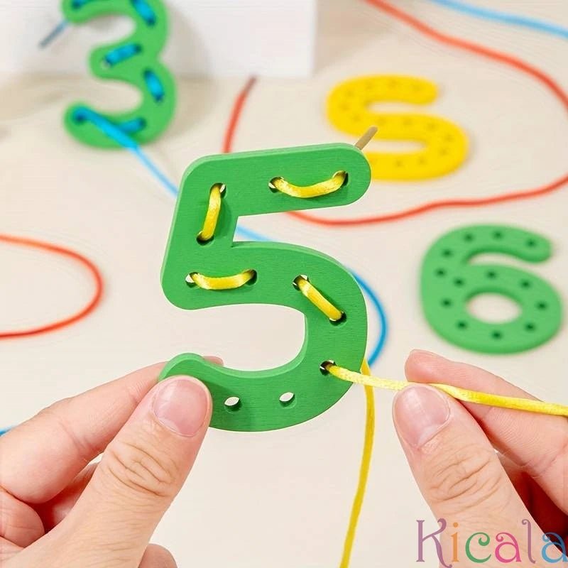 Alfabeto e Números - Alinhavo - Brinquedo Montessori #Product_type# - Desenvolvimento infantil